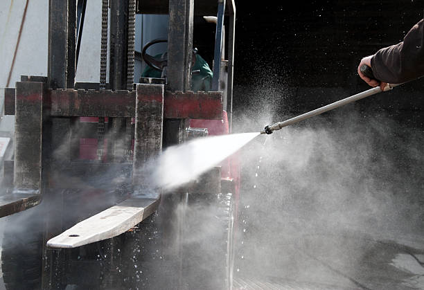 Best Deck Cleaning Services  in Dorr, MI